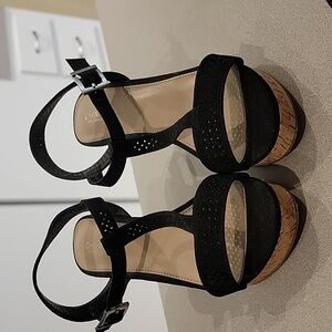 CHARLES DAVID WOMENS BLACK WEDGES SIZE 9.5